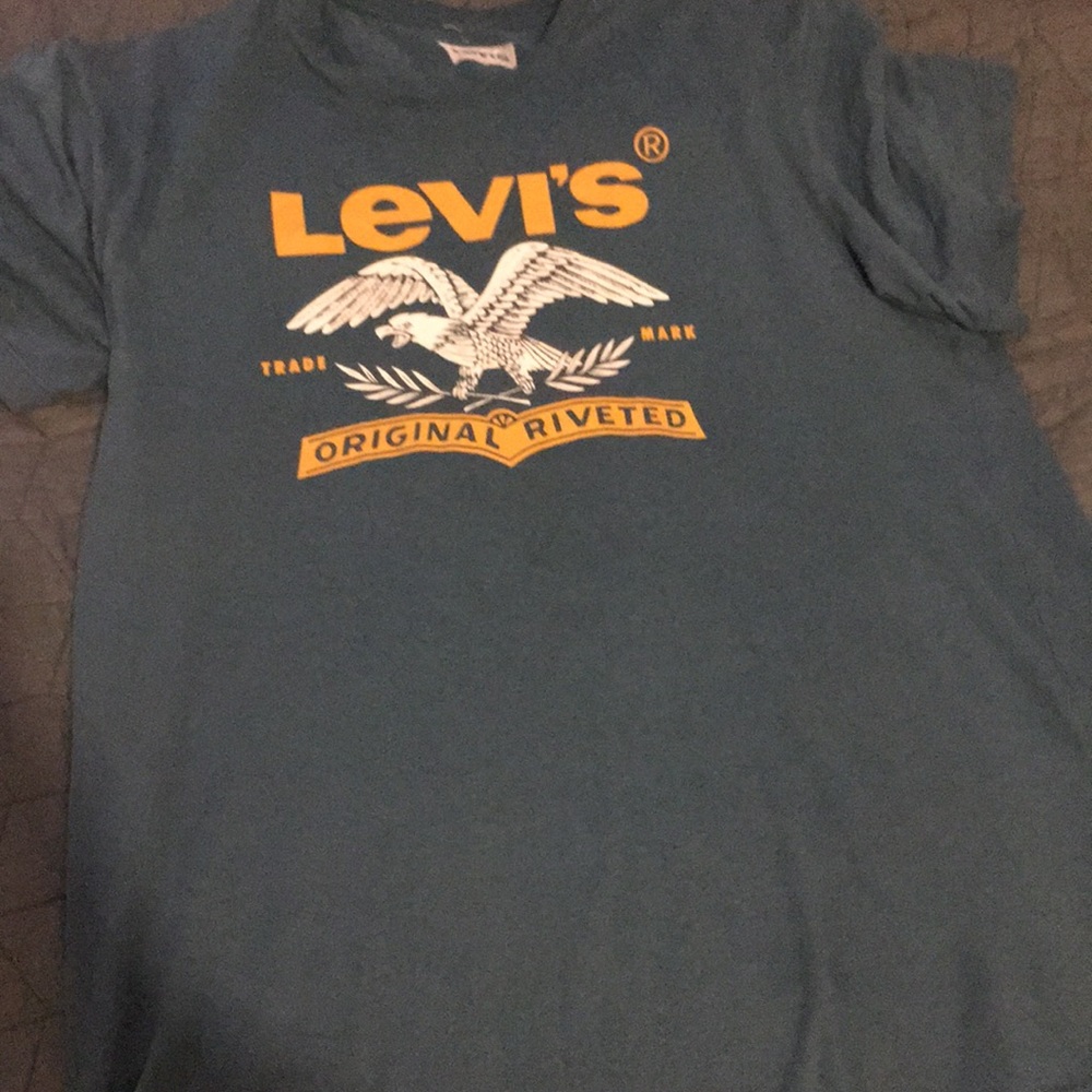Levi’s T-shirt